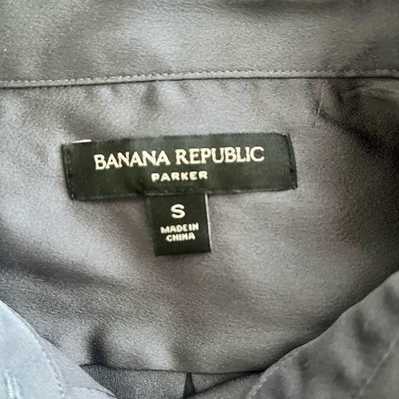 Banana Republic blouse zize S runs bigger like M good condition - Picture 12 of 13